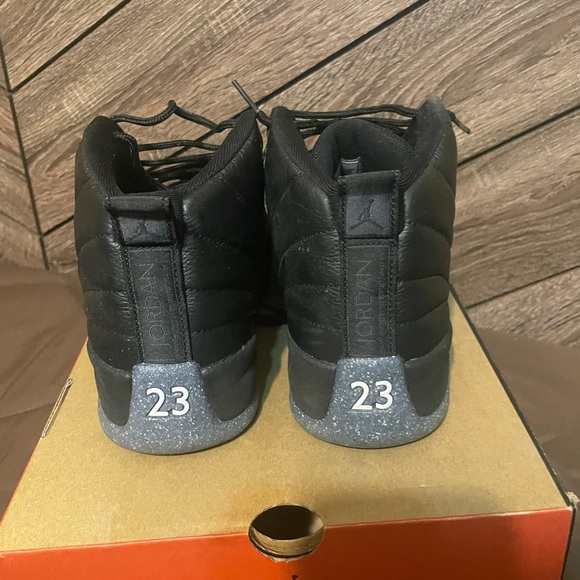 Air Jordan 12 black bright crimson size 10 worn twice 10/10 - Picture 2 of 9